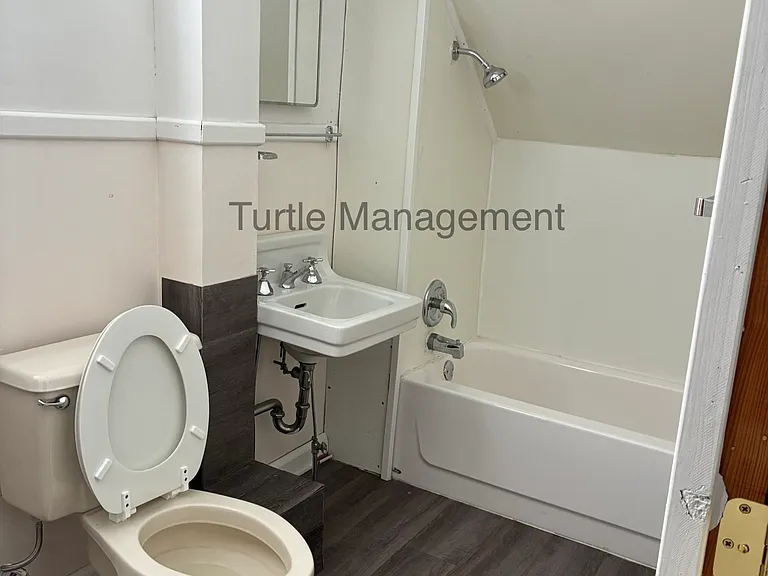 408 N Bruffey St — Photo 14