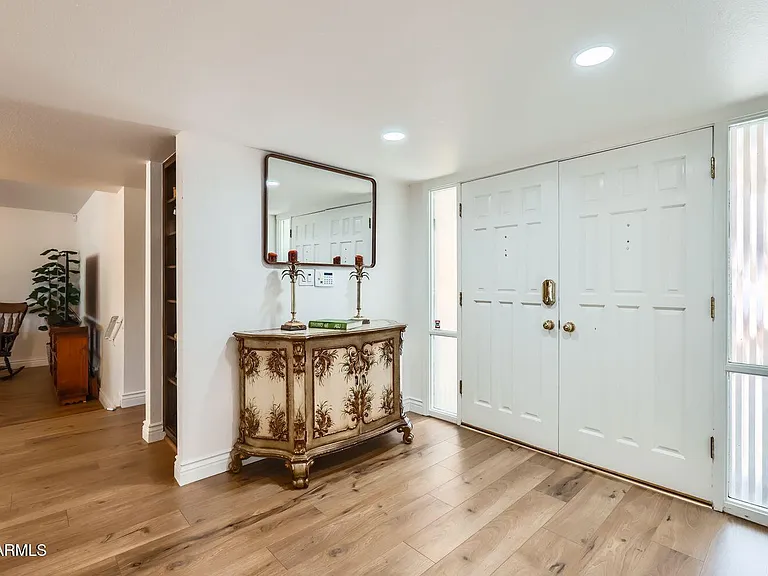 1305 E Steamboat Bend Dr — Photo 4