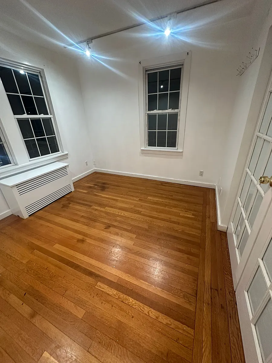 Building Photo - 5645 Mosholu Ave