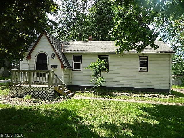 1st image of 746 E 342nd St