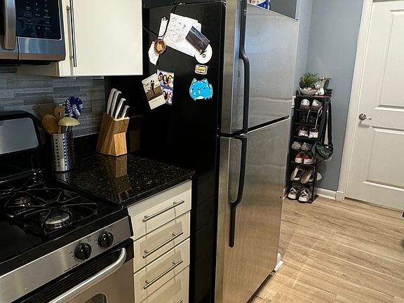 5th image of 1021 N Garfield St APT 448