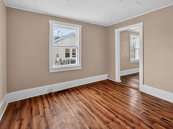 3rd image of 510 Florida Ave