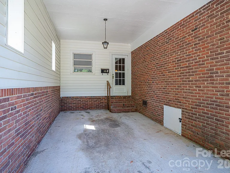 2020 Helen Dr — Photo 39