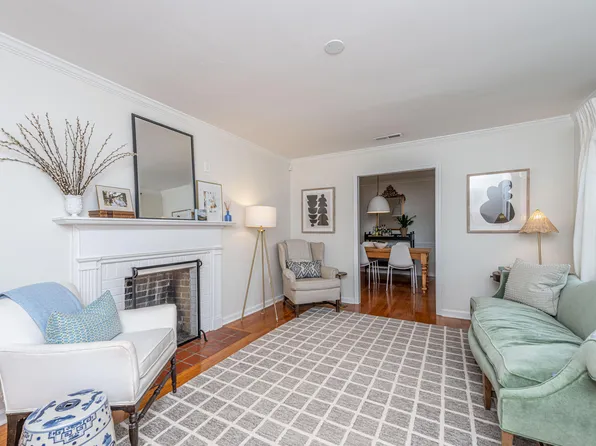 1212 Springhill Rd, Hanahan, SC 29410