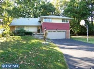 750 Woodside Rd, Rydal, PA 19046