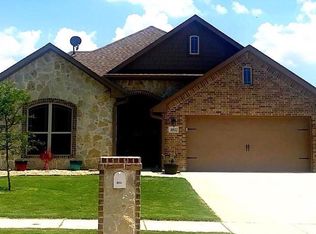 802 Brandt St, Grandview, TX 76050