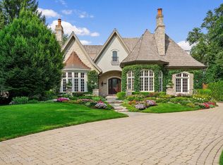 909 Cleveland Rd, Hinsdale, IL 60521