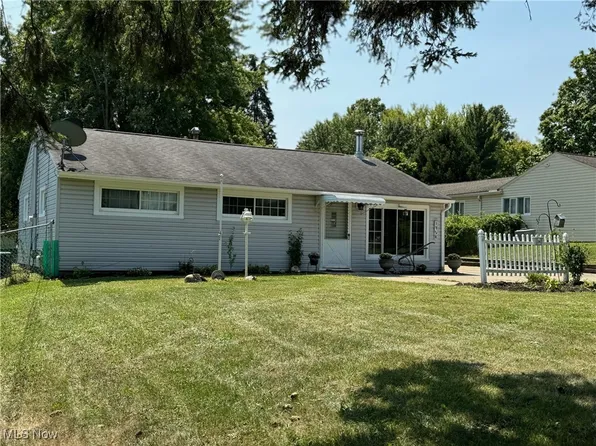 1758 Glenwood Dr, Twinsburg, OH 44087