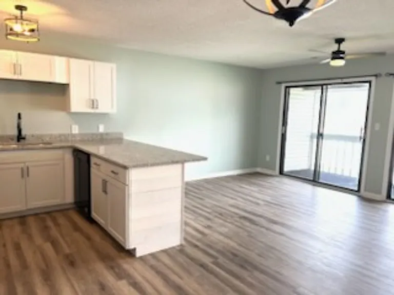 500 Fairway Village Dr #5-J — Photo 6