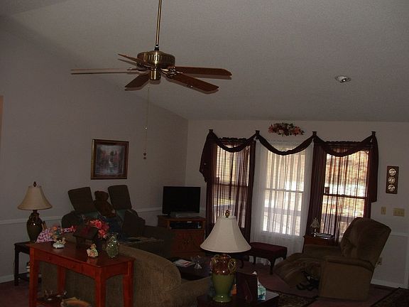 MAIN LIVING ROOM