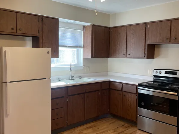 3885 Morefield Rd #27, Hermitage, PA 16148