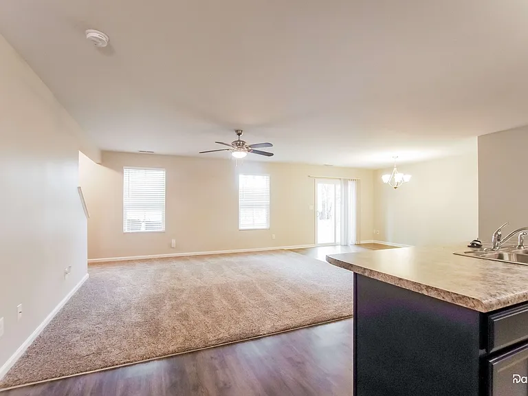 1639 Hooper Ct — Photo 7