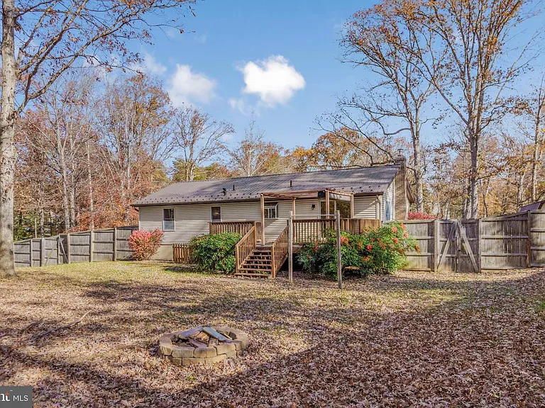 22397 Armstrong Dr — Photo 6