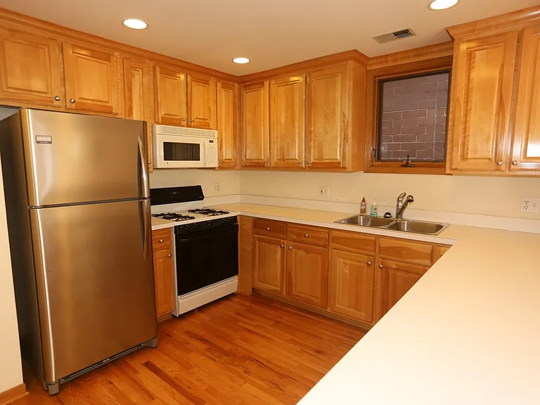824 W Buckingham Pl #2C — Photo 3