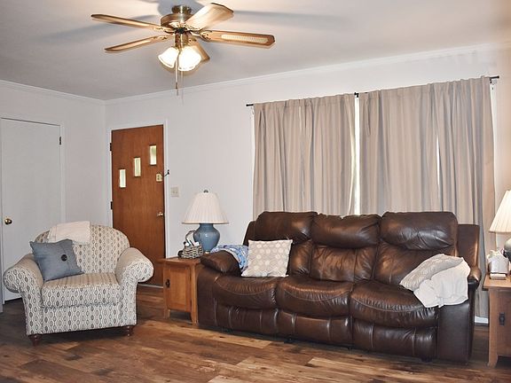 5th image of 1703 N McSwain Dr