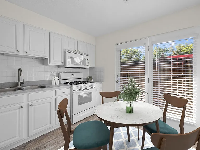 Villa Roma Apartments — Photo 28