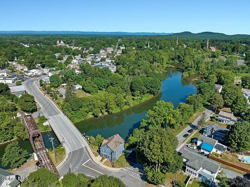3rd image of 6 Barber Avenue