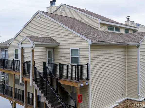 6005 Baydy Peak Rd #302, Osage Beach, MO 65065