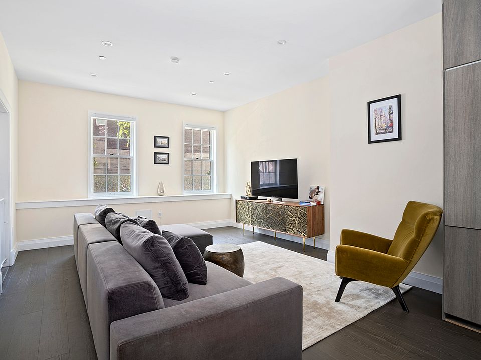 1st image of 96 Barrow St #1