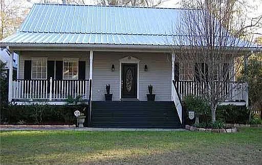 1st image of 100 Woods Dr