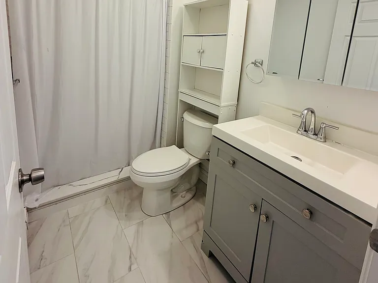202 Lexington St #2 — Photo 3