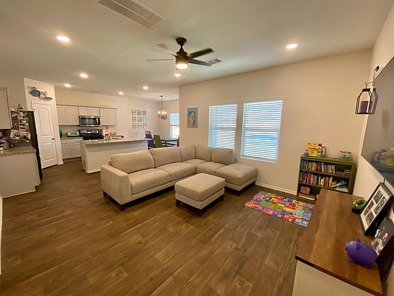 3rd image of 210 Harvest Creek Dr