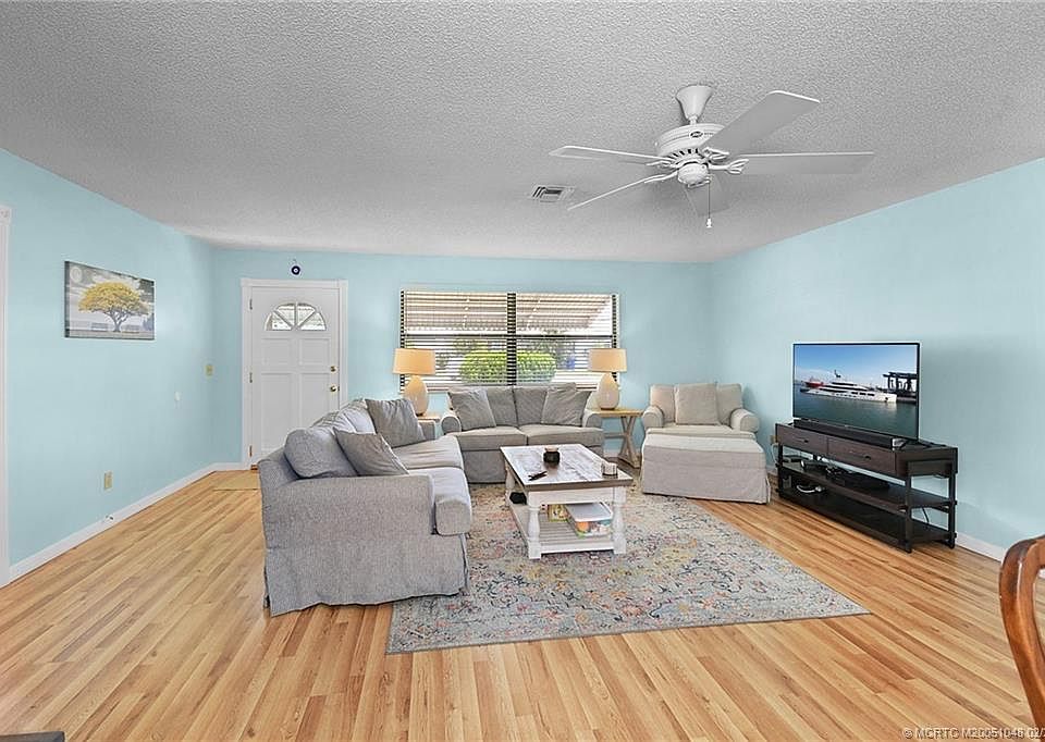 1st image of 4556 SE Beckett Ave