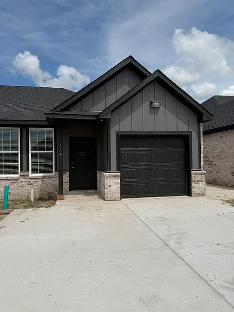 307 Jack Finney Blvd #1003