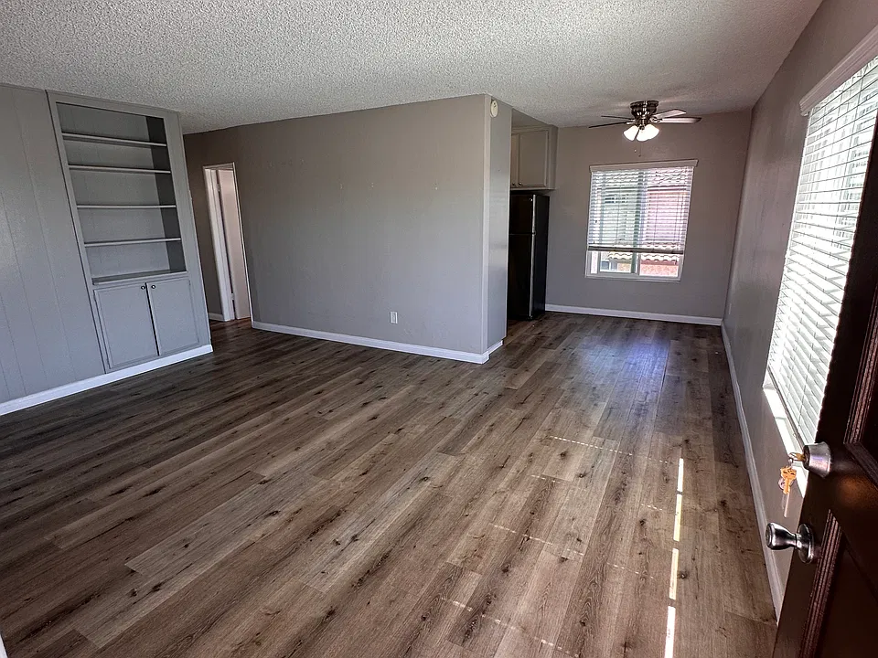 4035 Mississippi St #9