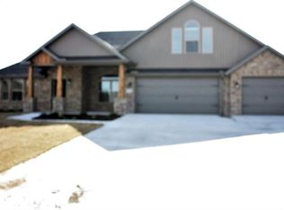 1363 Westwood Cir, Cave Springs, AR 72718