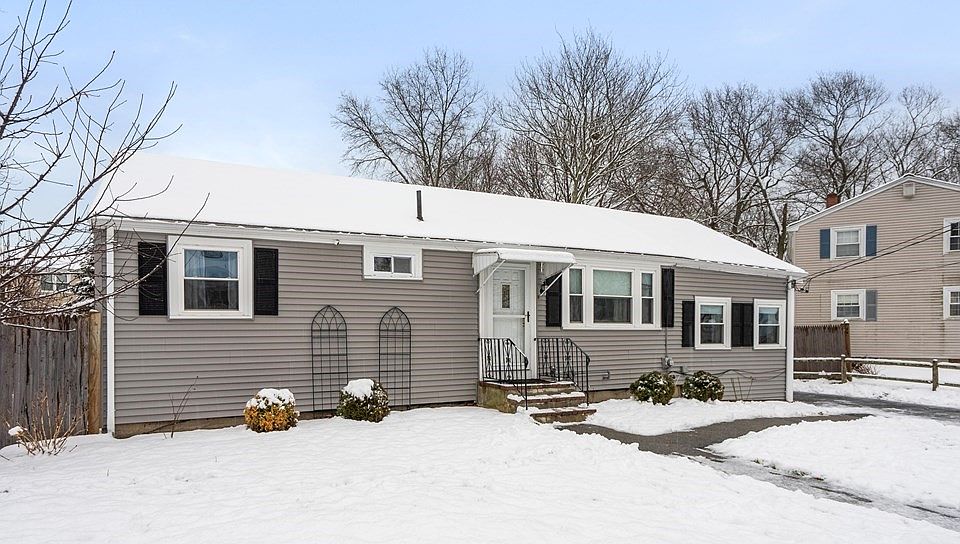 1st image of 81 W Lake Dr