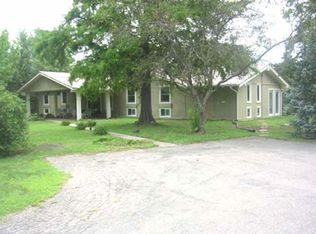 1451 N Woodlawn St, Wichita, KS 67208