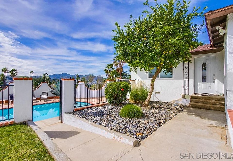 1st image of 745 Cerro Bonita