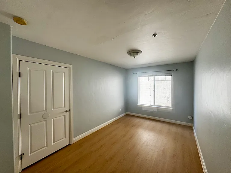 2933 McClure St #3 — Photo 4