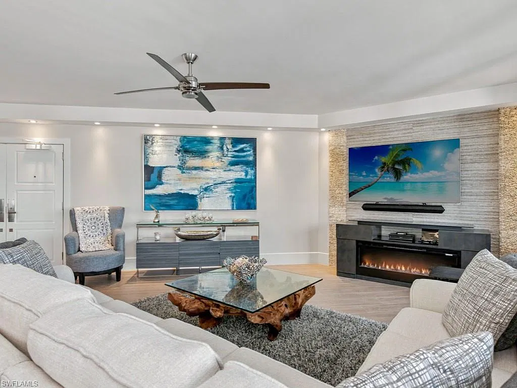 3 bed, 3.0 bath, 2071 sqft, $15,500 — Photo 3