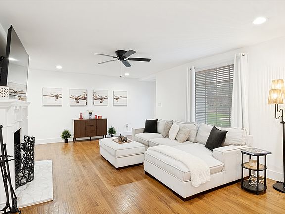 4th image of 6867 Gaston Ave