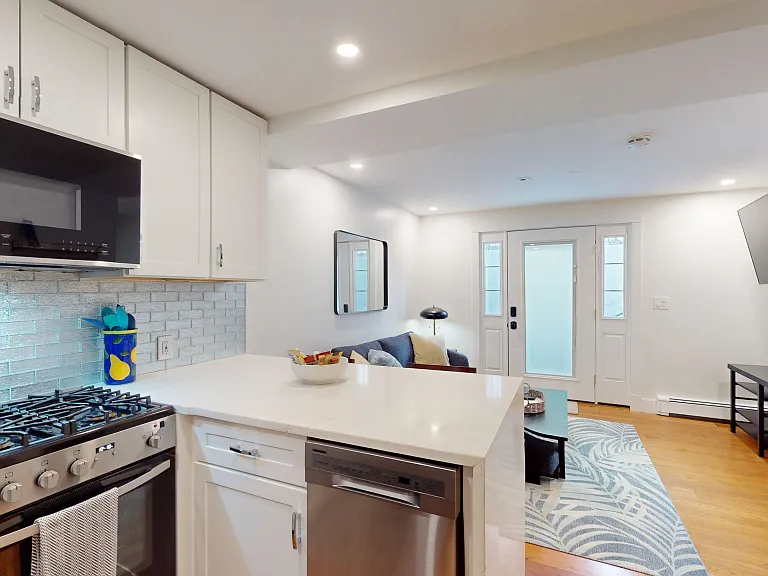 36 Montgomery St — Photo 5