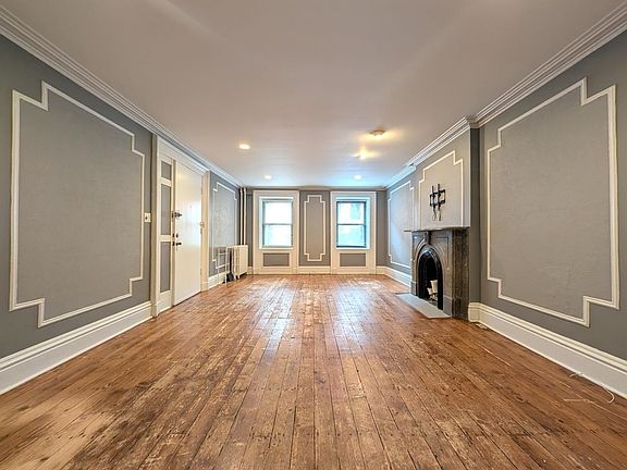 2nd image of 136 Mercer St #1