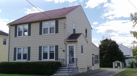 2nd image of 512 S Grippen Ave