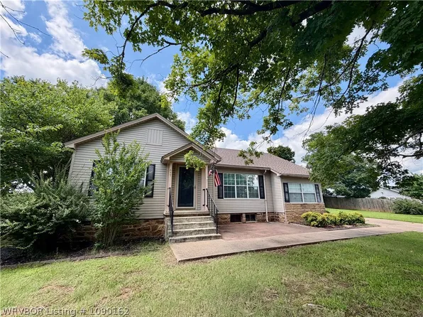 647 Emerson Ave, Booneville, AR 72927