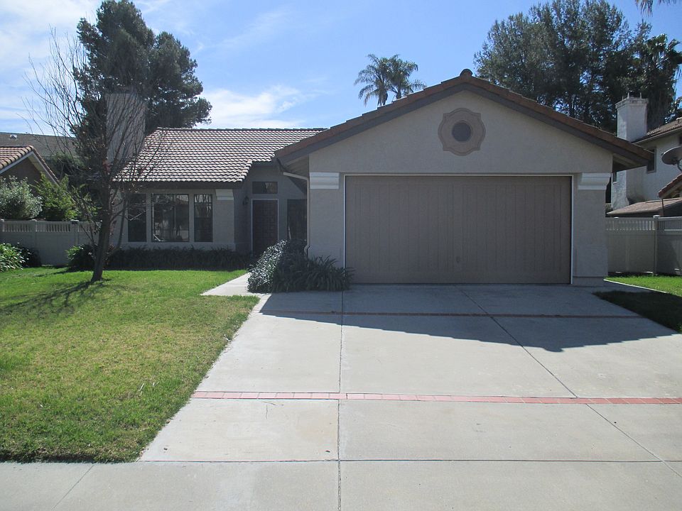 1st image of 10682 Carillon Ct