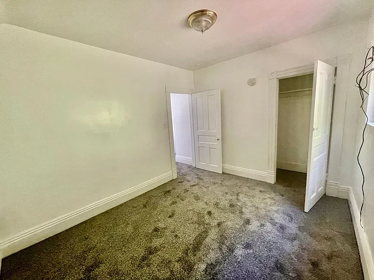 520 Glenn St — Photo 12