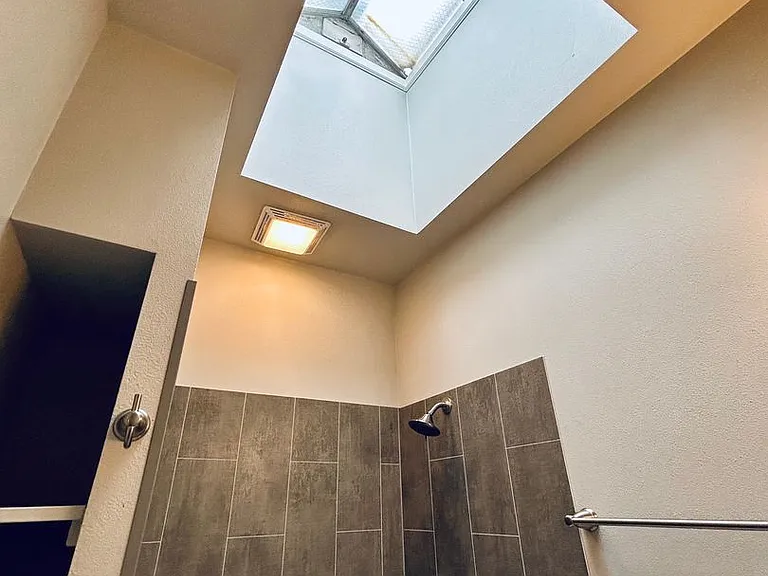 112 N Wenatchee Ave — Photo 24