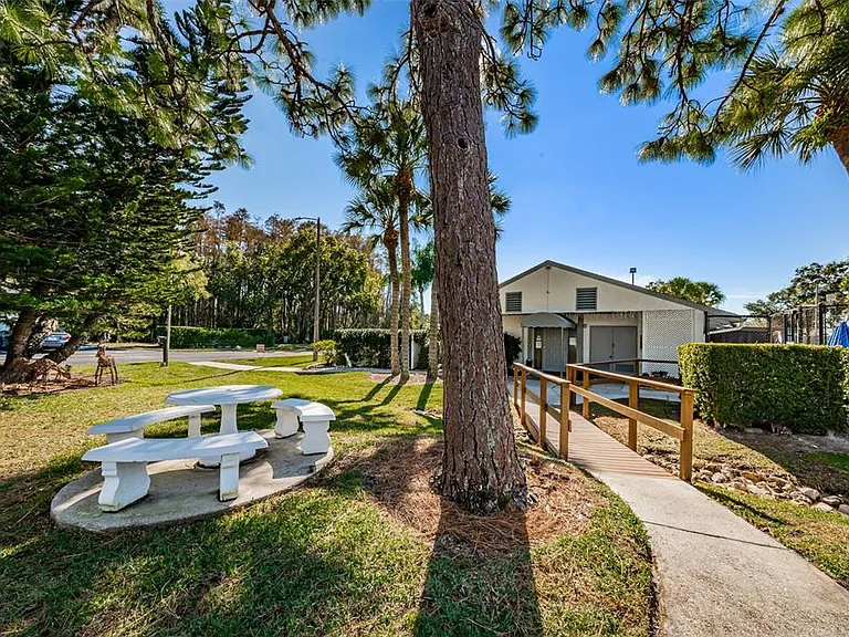 1151 Pine Ridge Cir W #F1 — Photo 47
