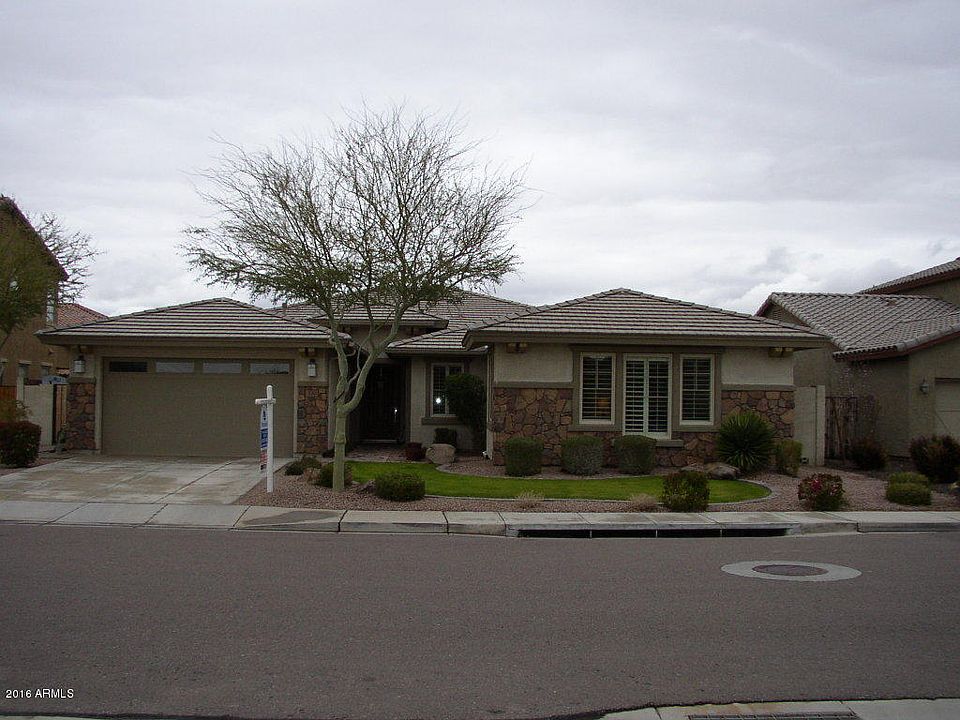 1st image of 320 W Hackberry Dr