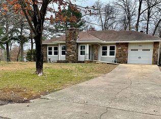 100 Islay Dr, Bella Vista, AR 72715