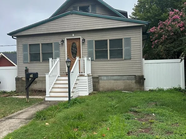 15 E Charles St, Palmyra, NJ 08065