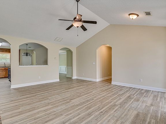 5th image of 2030 Lake Forest Drive