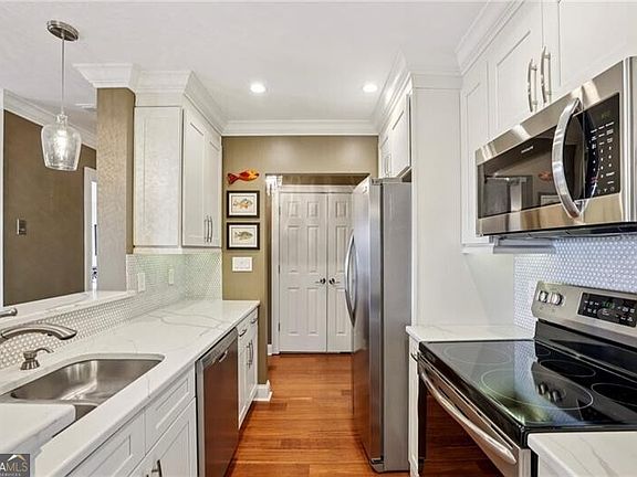 5th image of 300 Johnson Ferry Rd NE Unit B804