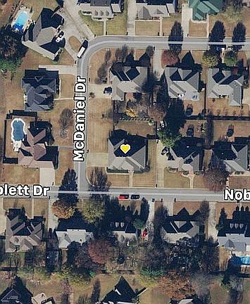 3rd image of 3670 Noblett Dr